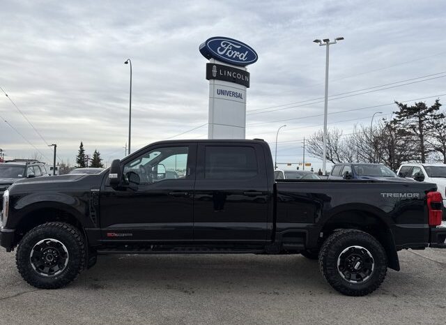 
								New 2026 Ford Super Duty F-350 SRW Platinum 4WD full									