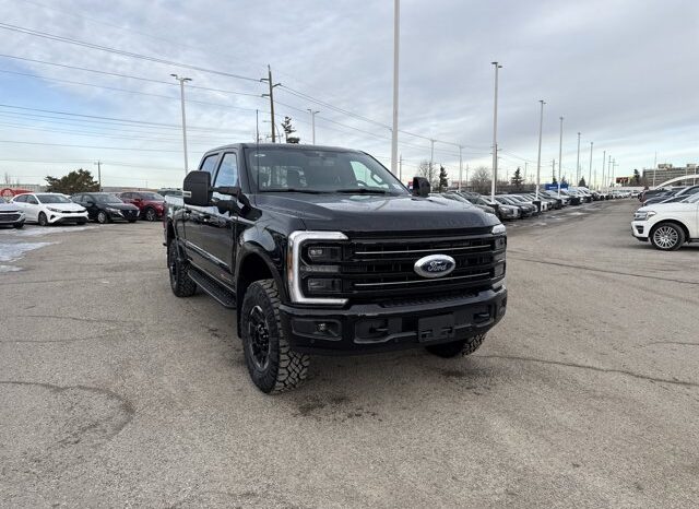 
								New 2026 Ford Super Duty F-350 SRW Platinum 4WD full									