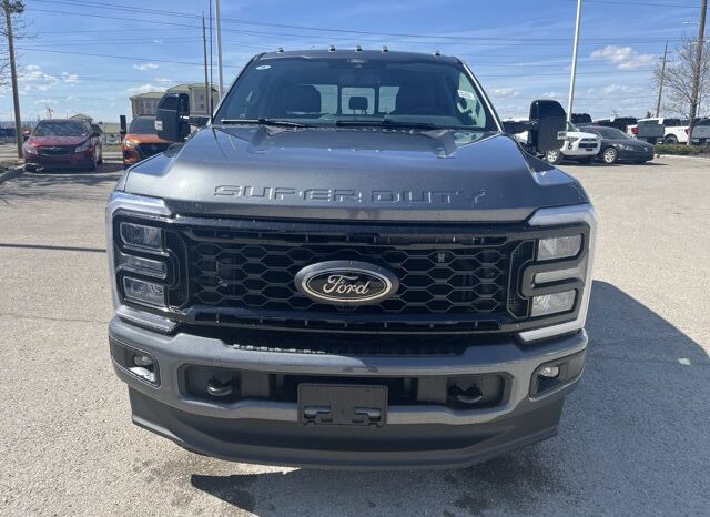 
								New 2026 Ford Super Duty F-350 SRW LARIAT full									