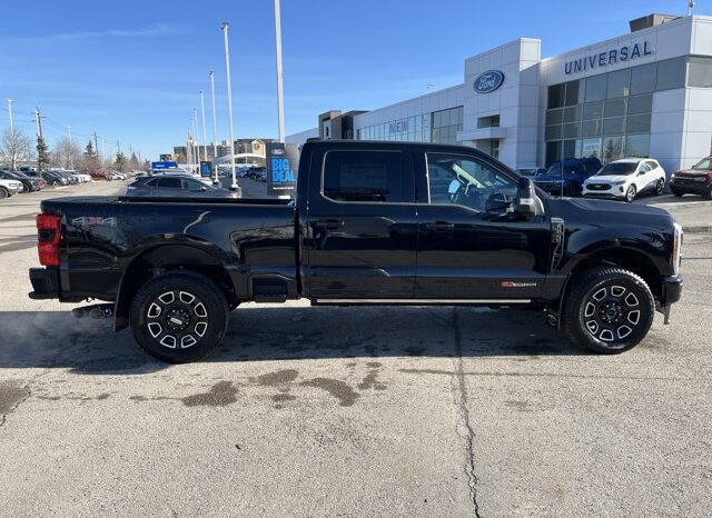 
								New 2026 Ford Super Duty F-350 SRW Platinum 4WD full									