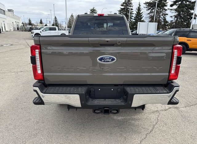 
								New 2026 Ford Super Duty F-350 SRW LARIAT 4WD full									