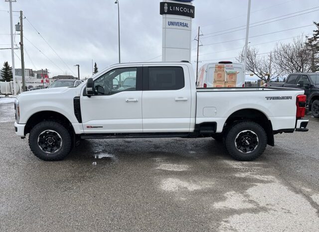 
								New 2026 Ford Super Duty F-350 SRW Platinum 4WD full									