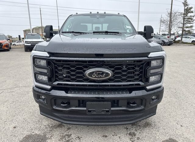 
								New 2026 Ford Super Duty F-350 SRW LARIAT full									