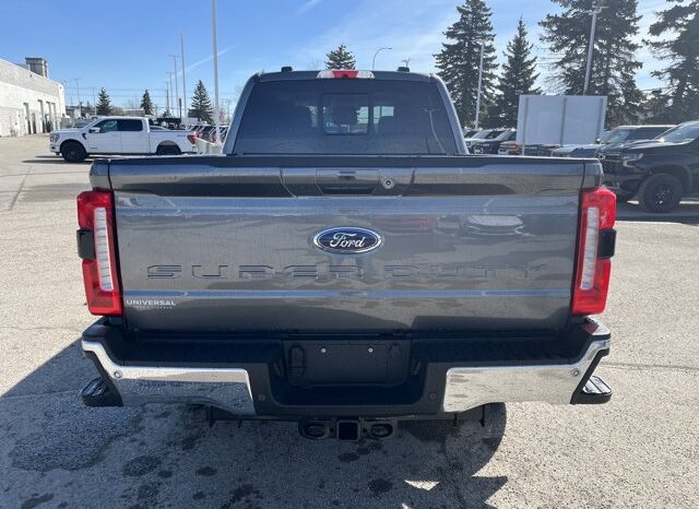 
								New 2026 Ford Super Duty F-350 SRW LARIAT 4WD full									