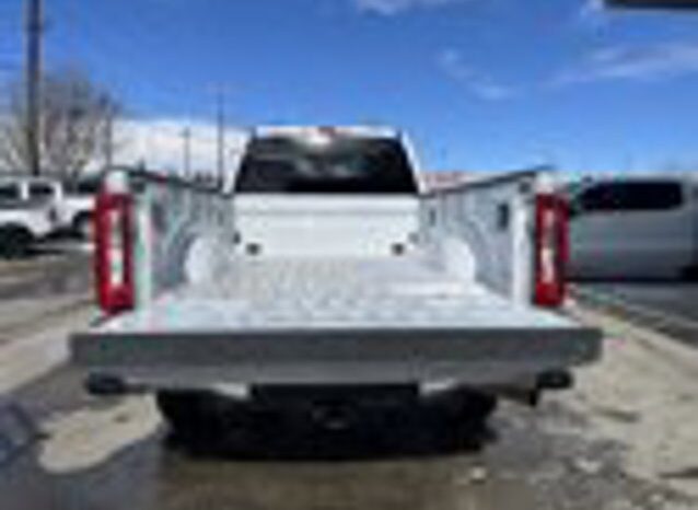 
								Used 2023 Ford Super Duty F-350 SRW XLT 4WD full									