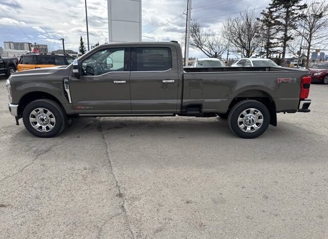 
								New 2026 Ford Super Duty F-350 SRW LARIAT 4WD full									