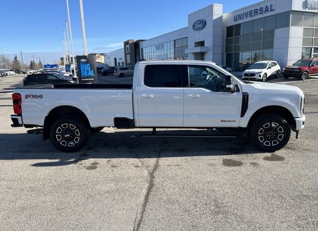 
								New 2026 Ford Super Duty F-350 SRW Platinum 4WD full									