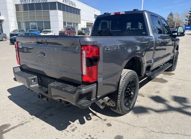 
								New 2026 Ford Super Duty F-350 SRW LARIAT full									