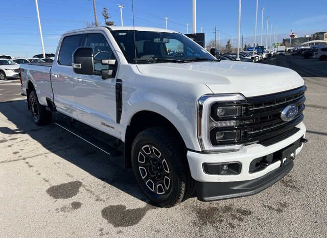 
								New 2026 Ford Super Duty F-350 SRW Platinum 4WD full									