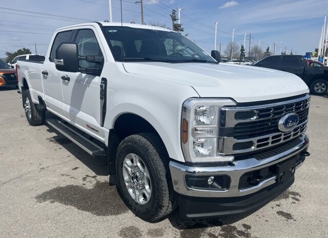 
								New 2026 Ford Super Duty F-350 SRW XLT full									