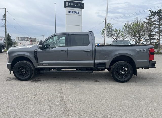 
								New 2026 Ford Super Duty F-350 SRW LARIAT full									