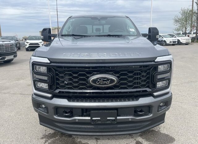 
								New 2026 Ford Super Duty F-350 SRW LARIAT full									