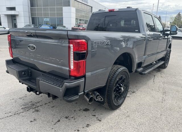 
								New 2026 Ford Super Duty F-350 SRW LARIAT full									